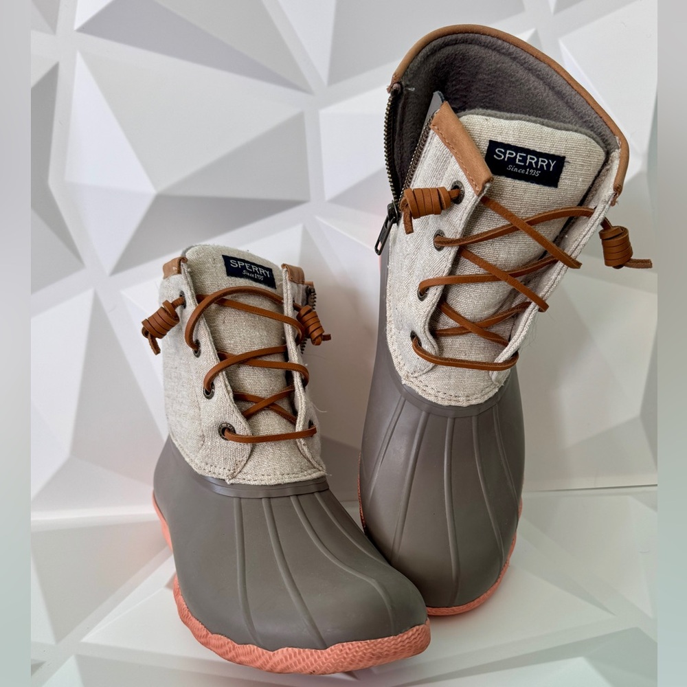 Women’s Sperry Duck Boots, Size 8.5